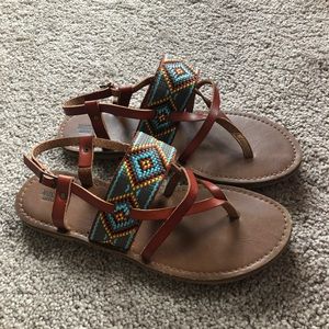 🌷$5 SALE 🌷 Strappy sandals